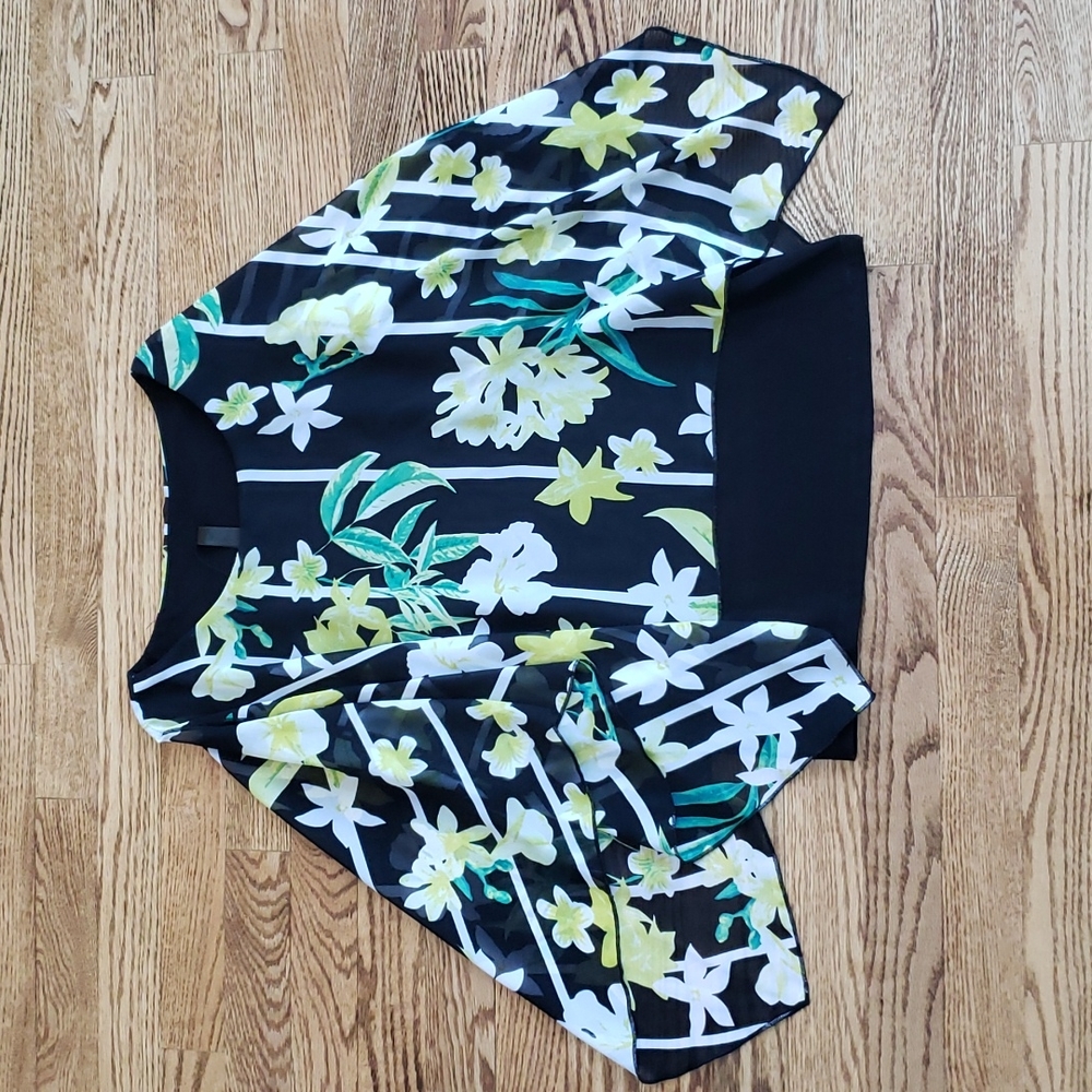 (S) OKI Flowy Floral Top Sheer Overlay Business Casual Travel Vacation Tropical